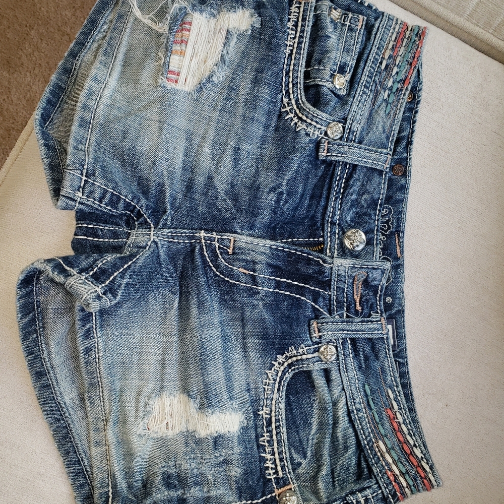 Miss Me Women's distressed denim shorts size 27
